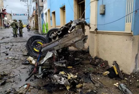 Sube a 43 el número de heridos por la explosión de un coche bomba en Colombia