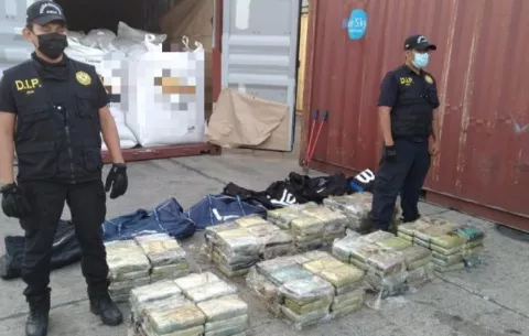 Detectan contenedor para transportar cacahuates preñado con droga en Colón
