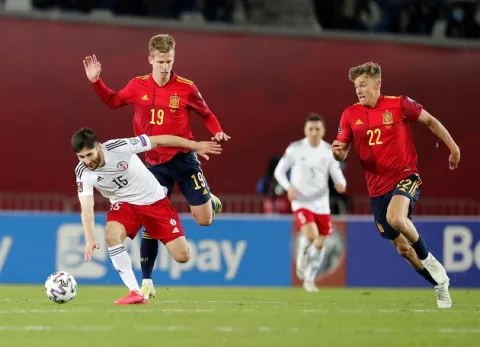 Dani Olmo se viste de héroe en el último minuto y salva a España de un tropiezo