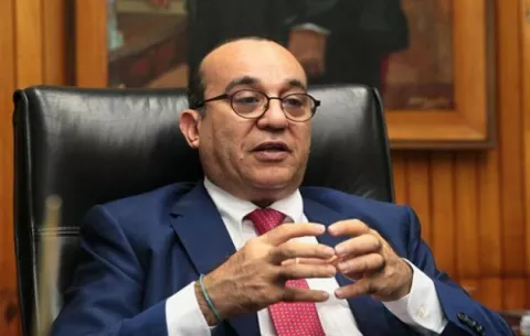 Rector Eduardo Flores buscará un período adicional a solicitud de cientos de universitarios