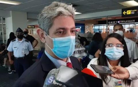 Diplomáticos israelíes de América Latina viajan a Israel para vacunarse contra la covid-19