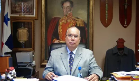 Citan a Enrique Lau a la Asamblea Nacional para que hable sobre situación de la Caja de Seguro Social 