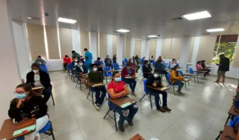 Restituyen puntaje mínimo para aprobar examen de certificación básica en medicina