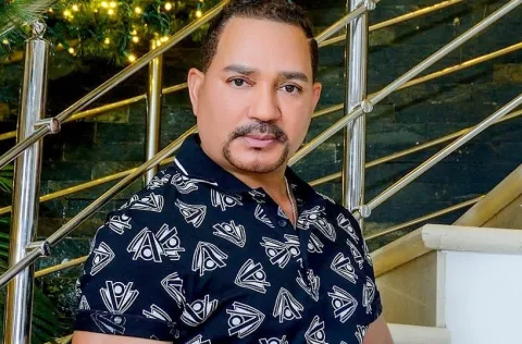 Bachatero Frank Reyes recibe críticas luego de vacunarse contra la covid-19
