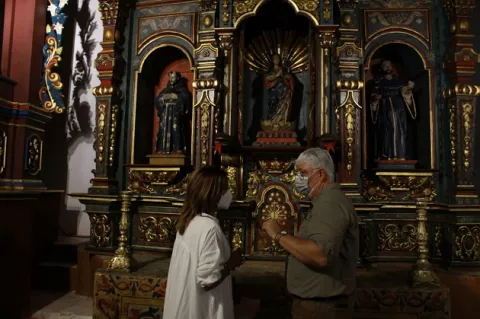 Inauguran obras restauradas de los retablos coloniales de la Iglesia de Santo Domingo Guzmán de Parita