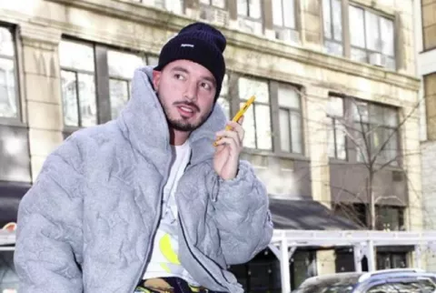 J Balvin, el artista latino con más canciones número uno en los Billboard