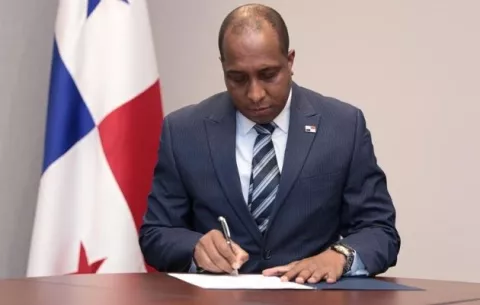 Javier Caraballo asume como procurador general suplente