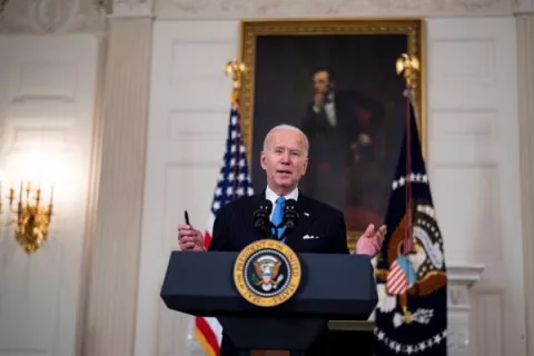 Joe Biden quiere vacunar a todos los adultos en Estados Unidos antes de finales de mayo