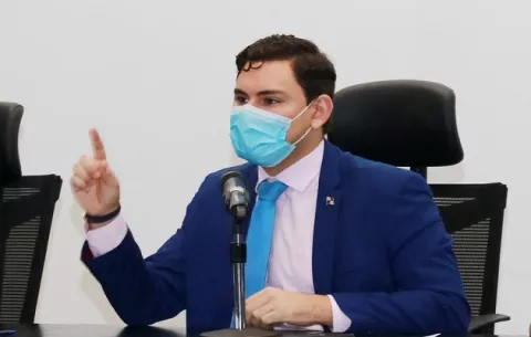 Juan Diego Vásquez: 'Es hora que Meduca asegure la calidad de la infraestructura de las escuelas'