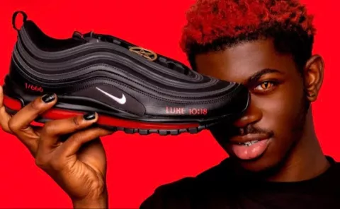 Nike demanda al rapero Lil Nas X por sus 'zapatillas satánicas', la empresa alega que fueron producidas sin su autorización