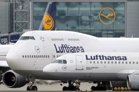 Lufthansa pierde 6,725 millones de euros en 2020 por la pandemia
