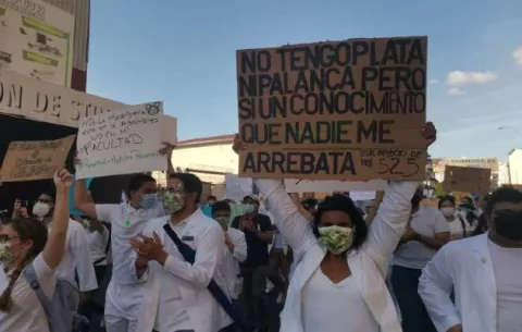Colegio Médico de Panamá y Sociedades Médicas reiteran su rechazo al avance del proyecto de ley 525