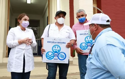 Meduca pide a  docentes, con carácter de urgencia, registrarse en la plataforma de vacunación contra la covid-19
