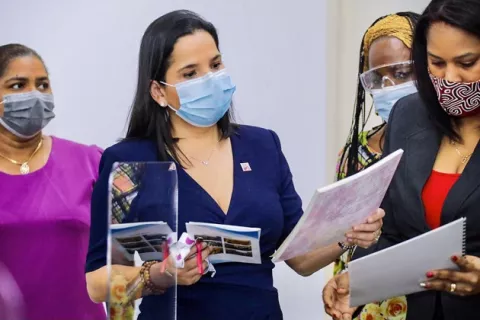 Buscan definir una estrategia que promueva la ley de paridad de género en Panamá