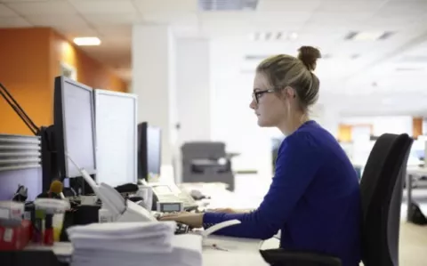 Es urgente reactivar el empleo femenino