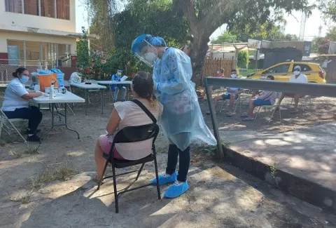 Letalidad de variante brasileña de la covid-19 puede ser mayor en grupos entre 20 a 59 años