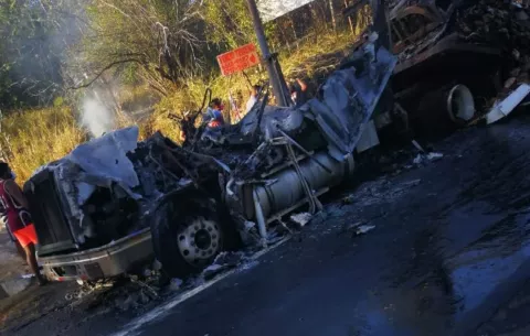 Vehículo que transportaba carne procesada se incendia en el distrito de San Carlos