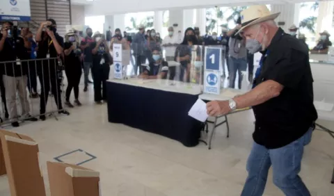 Ricardo Martinelli oficializa su aspiración presidencial y prometió que trabajará para darle una mejor calidad de vida a los panameños