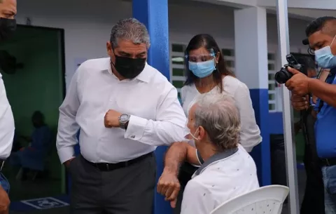 Ministro Luis Sucre pide que resolución sobre puntaje de certificación médica se reevalúe y derogue