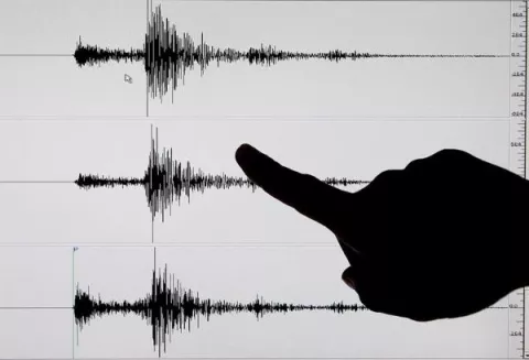 Levantan la alerta de tsunami tras un fuerte terremoto en Japón