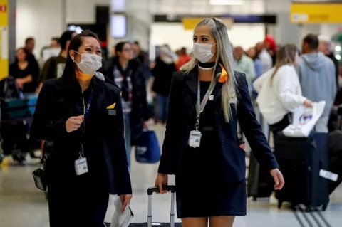 OMS pide prioridad para vacunar a tripulaciones aéreas y marítimas