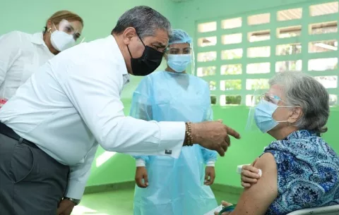 Ministro Luis Sucre: 'No es cierto que la vacunación vaya lenta en Panamá'