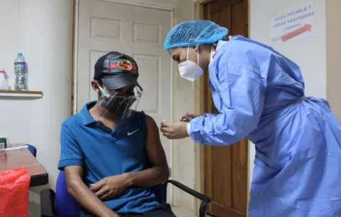 Panamá es el tercer país de América con más dosis de vacunas contra la covid-19  administradas  por cada 100 personas