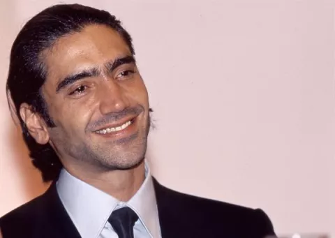 Alejando Fernández llega al medio siglo 'más sereno' y 'más sano' que nunca