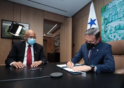 Presidente Laurentino Cortizo sanciona ley que extiende la amnistía tributaria 