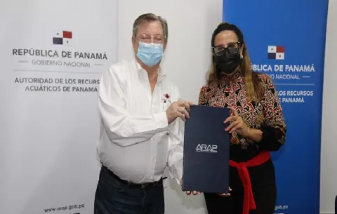 Arap y Dyer Aqua establecen un convenio de acuicultura para impulsar el empleo en la Isla de Bocas del Toro
