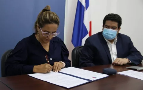 La Arap y Sernapesca de Chile firman memorándum de entendimiento contra la pesca ilegal