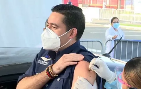 Aceptación de vacuna de AstraZeneca en Panamá se debió a la buena promoción del Gobierno