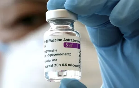 Panameños saturan sistema para recibir vacuna de AstraZeneca; citas podrían acabarse este miércoles
