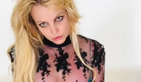 Britney Spears desmiente a su exmaquillador
