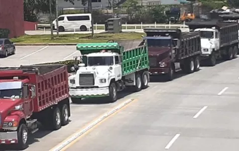 Camioneros exigen al Gobierno ser tomados en cuenta en los proyectos estatales