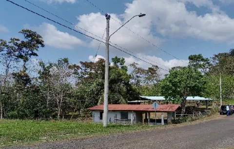 Moradores de Los Cañones de Capira piden la culminación del proyecto de electrificación rural
