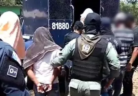 Operativos policiales arrojan 10 mil detenidos en 3 mil allanamientos en todo el país