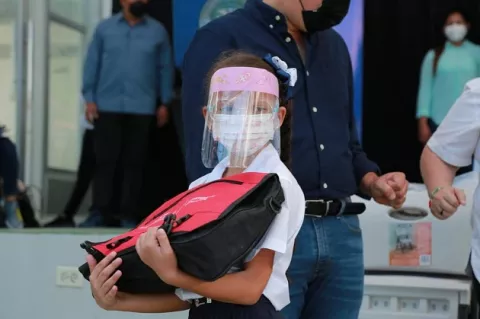 Uniforme escolar no será obligatorio en el regreso a clases semipresenciales