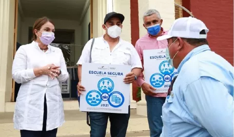 Afirman que retorno a escuelas es improvisado y por interés económico