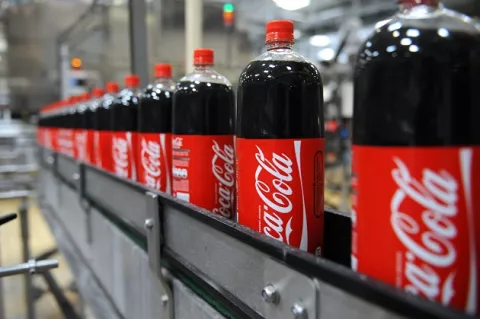 Moody's rebaja la nota de Coca-Cola