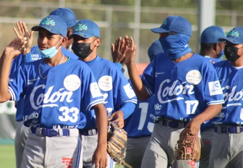Colón, Los Santos, Panamá Este y Panamá Metro clasifican a la Ronda de 8 del béisbol juvenil