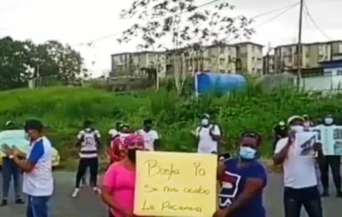 Coordinan 'paliativo' para atender malas condiciones de multifamiliares en Río Alejandro