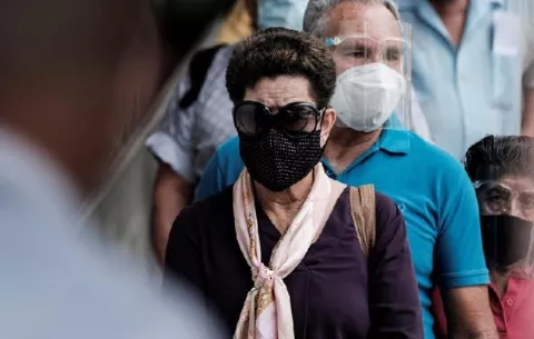 Covid-19 mantiene a Costa Rica a las puertas de la 'peor catástrofe sanitaria' de su historia 