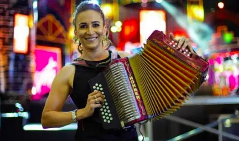 Dania María, hija de Ulpiano Vergara, estrena 'Tequila y Sal'