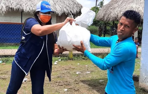 Defensoría del Pueblo entrega ayuda a refugiados con más de 15 años en la Comarca Emberá-Wounaan