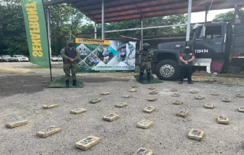 Senafront incauta 200 paquetes de drogas en un camión con doble fondo en el distrito de Chepo