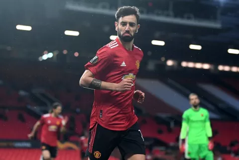 Cavani y Fernandes ponen a los 'Diablos Rojos' en camino a la final de la Europa League