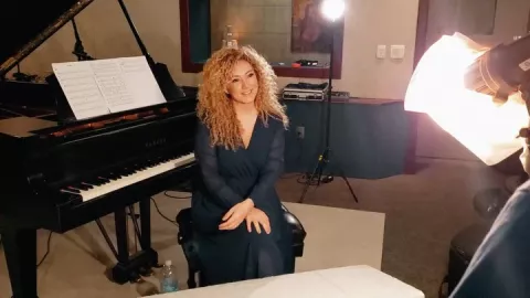 Erika Ender no comprende por qué hay canciones con letras que denigran a las mujeres