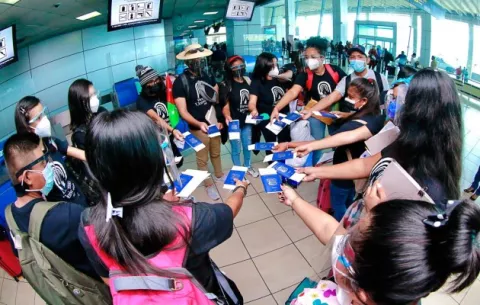 Estudiantes panameños becados por el Ifarhu parten a Estados Unidos a continuar sus estudios