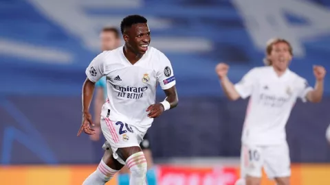 Vinicius se paseó por la defensa del Liverpool para darle la victoria al Real Madrid